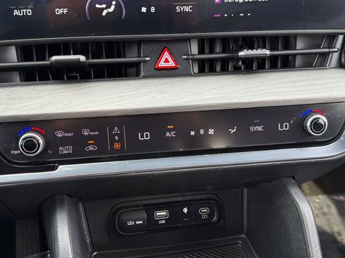 Used 2023 Kia Sportage X-Line w/ X-Line Premium Package AWD/4WD image 18