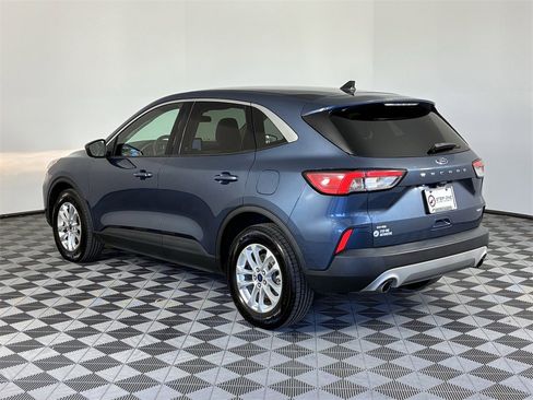 Used 2020 Ford Escape SE image 5