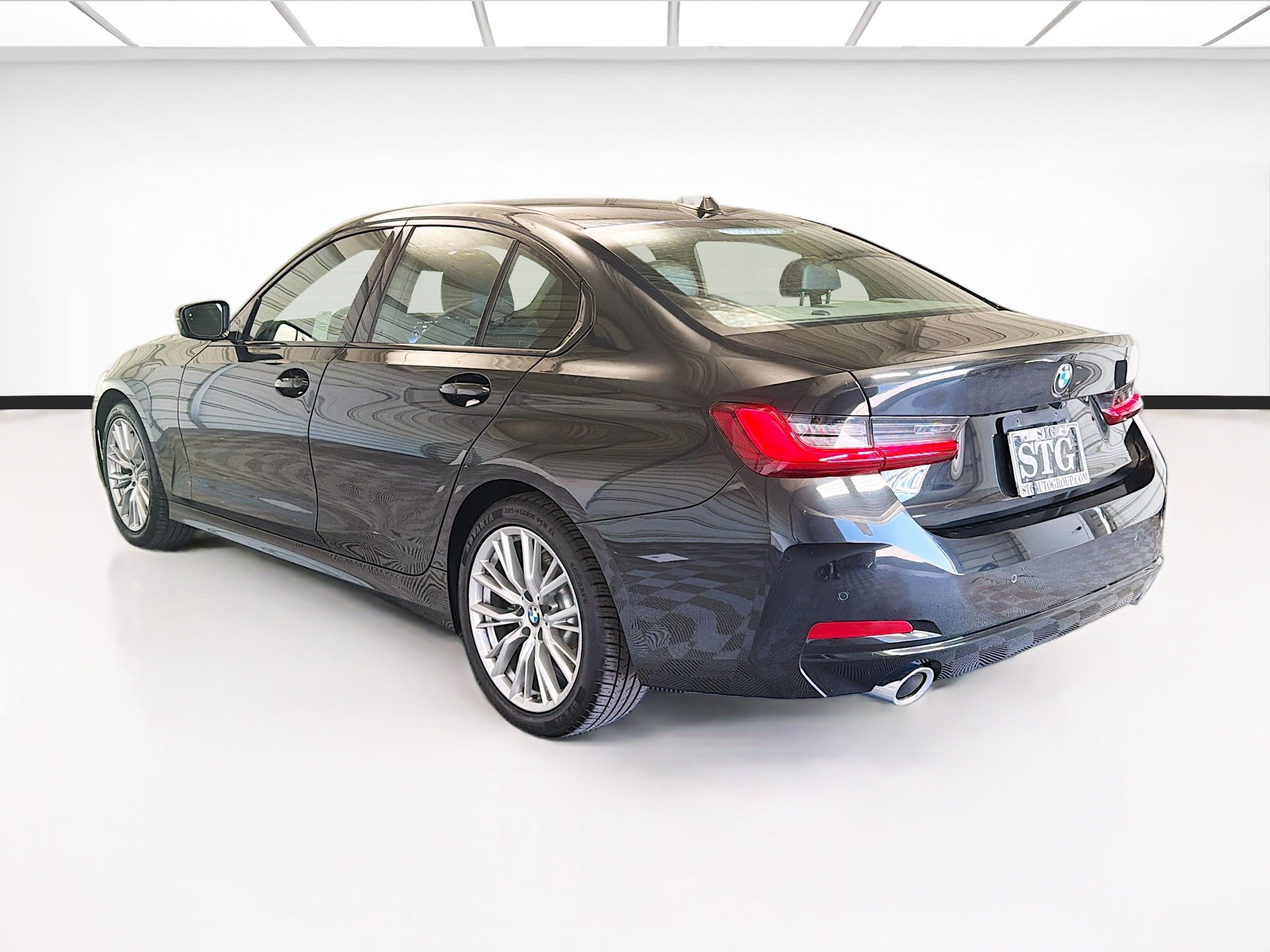 Used 2023 BMW 330i Sedan w/ Driving Assistance Package RWD image 6
