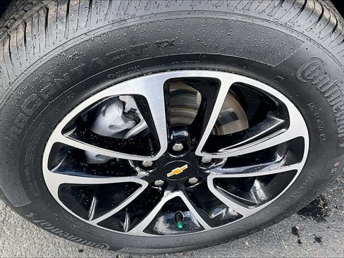 Used 2025 Chevrolet TrailBlazer LT AWD/4WD image 9