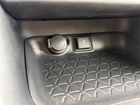 Used 2021 Toyota RAV4 XLE w/ Convenience Package AWD/4WD image 27