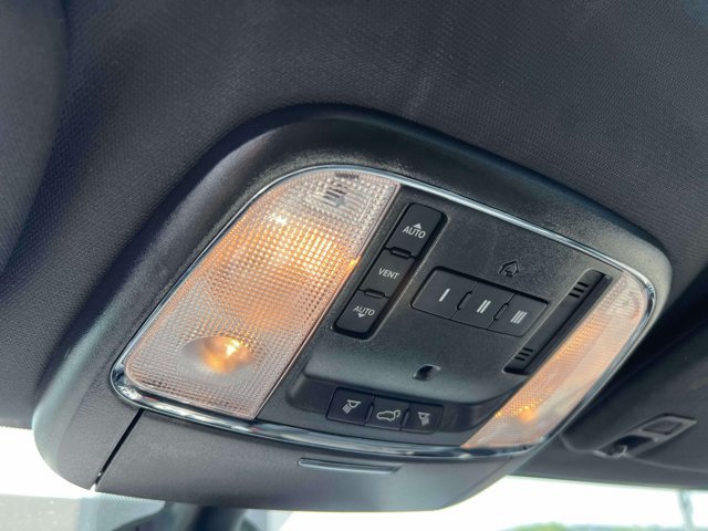 Used 2020 Jeep Grand Cherokee Limited AWD/4WD image 31