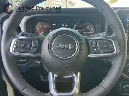 Certified 2025 Jeep Wrangler Unlimited Sahara AWD/4WD image 25