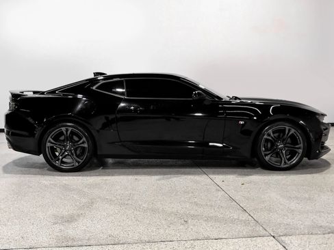 Used 2019 Chevrolet Camaro SS RWD image 5