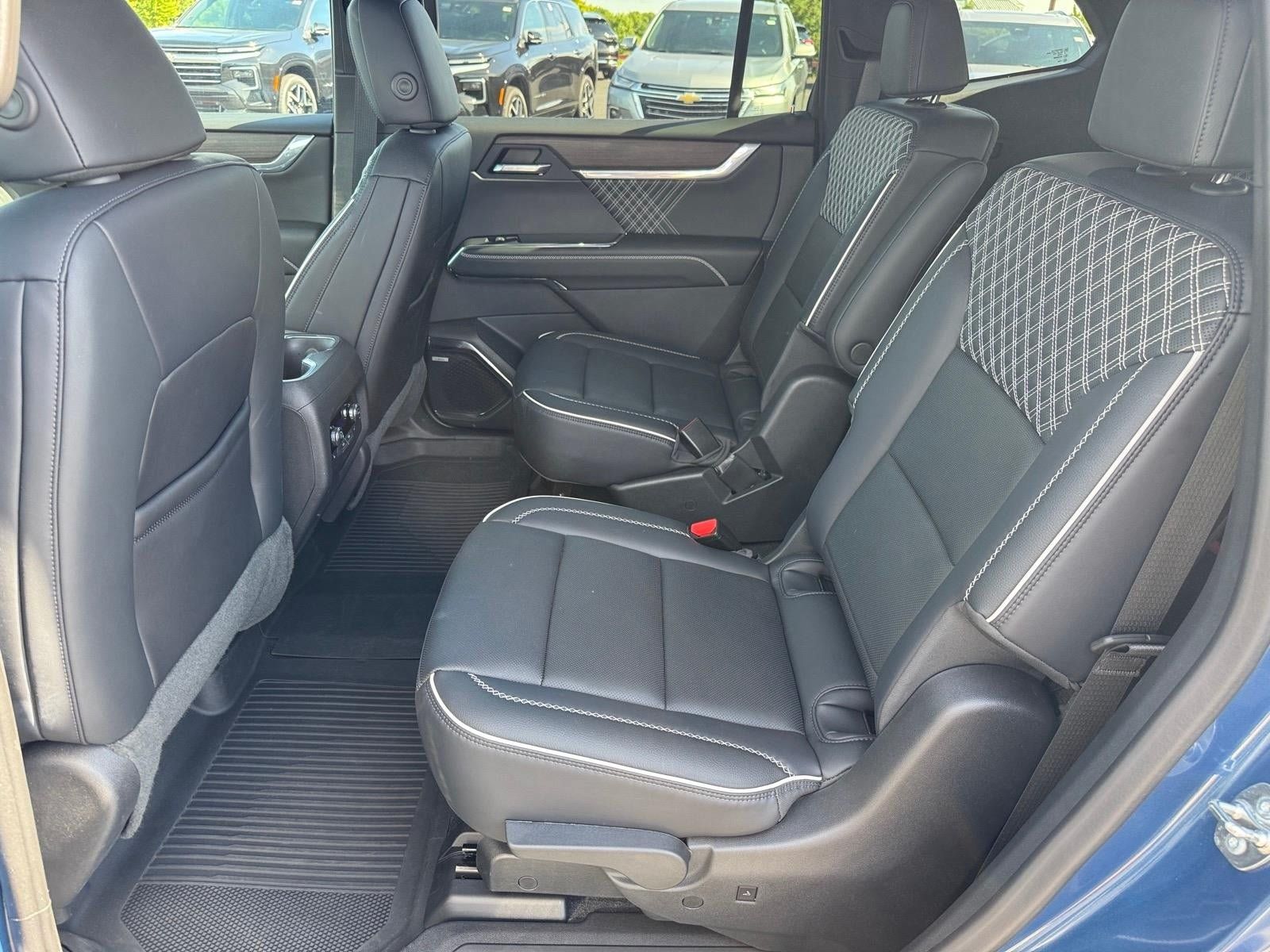 Used 2024 GMC Acadia Denali AWD/4WD image 7