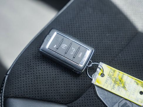 Used 2024 Jeep Grand Cherokee Altitude image 40