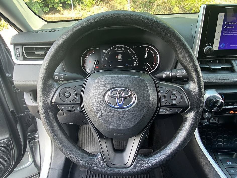 Certified 2025 Toyota RAV4 XLE AWD/4WD image 14