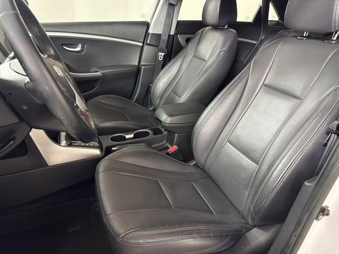 Used 2016 Hyundai Elantra GT w/ Option Group 03 image 11