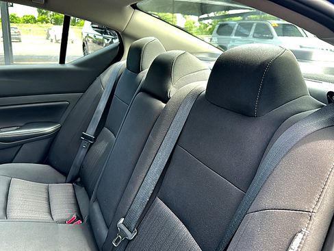 Used 2025 Nissan Altima 2.5 SV FWD image 19