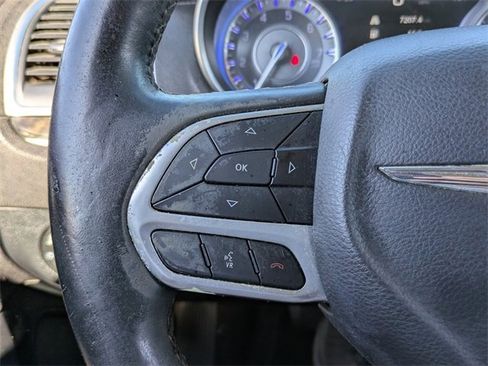 Used 2017 Chrysler 300 C image 22