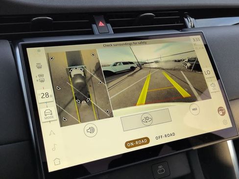 Used 2025 Land Rover Discovery Sport S image 30