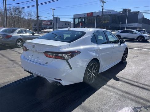 Used 2023 Toyota Camry SE w/ Cold Weather Package image 8