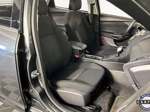 Used 2016 Ford Focus SE w/ SE Power Seat Package image 29