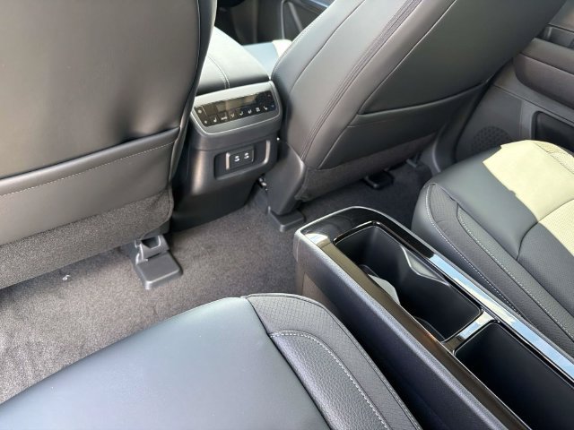 New 2026 Nissan Pathfinder SL w/ SL Premium Package AWD/4WD image 9