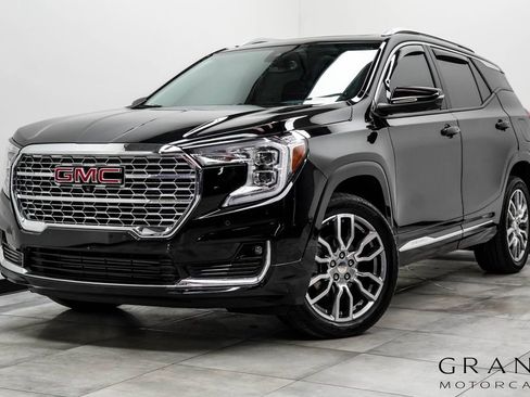 Used 2023 GMC Terrain Denali w/ Denali Premium Package AWD/4WD image 1