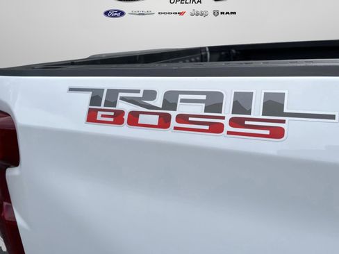Used 2025 Chevrolet Silverado 1500 LT Trail Boss w/ LT Trail Boss Premium Package AWD/4WD image 58