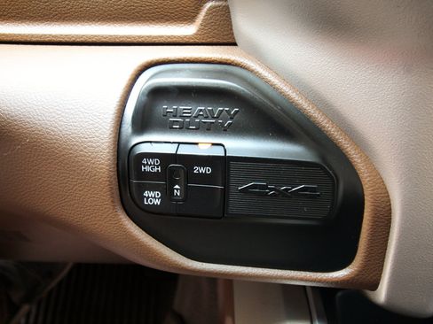 Used 2022 RAM 3500 Laramie w/ Body Color Bumper Group AWD/4WD image 33