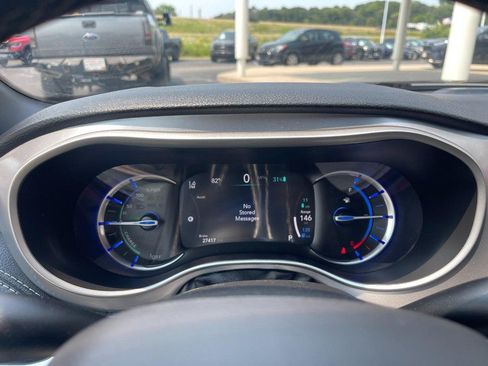 Used 2023 Chrysler Pacifica Touring-L w/ S Appearance Package FWD image 23