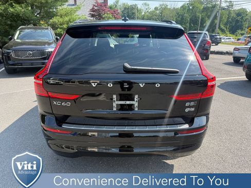 Certified 2023 Volvo XC60 B5 Core w/ Climate Package AWD/4WD image 7