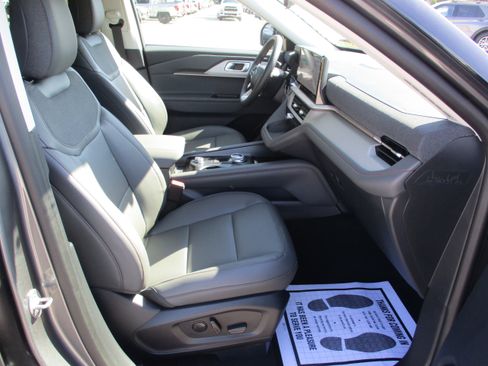 New 2025 Ford Explorer Active w/ Active Comfort Package image 20