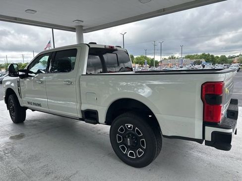 Used 2024 Ford F250 Platinum w/ FX4 Off-Road Package AWD/4WD image 4
