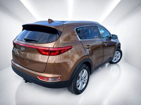 Used 2018 Kia Sportage LX w/ LX Technology Package FWD image 4