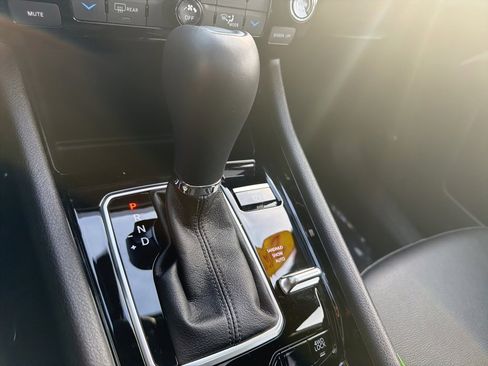 Certified 2024 Jeep Compass Limited w/ Sun and Sound Group image 15