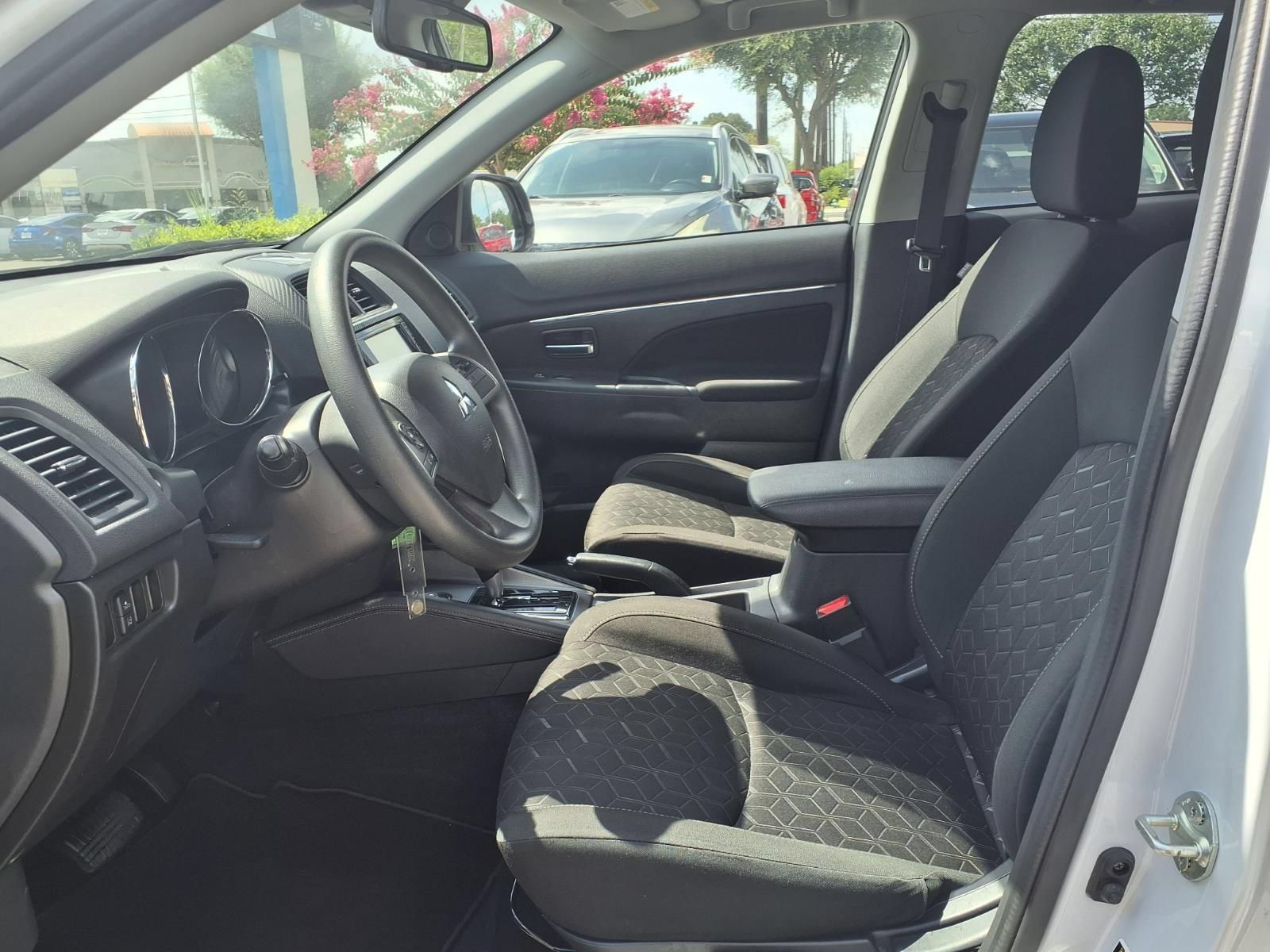 Used 2024 Mitsubishi Outlander Sport SE AWD/4WD image 17