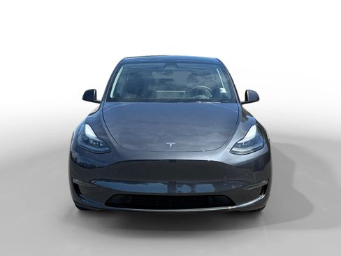Used 2025 Tesla Model Y Long Range AWD/4WD image 8