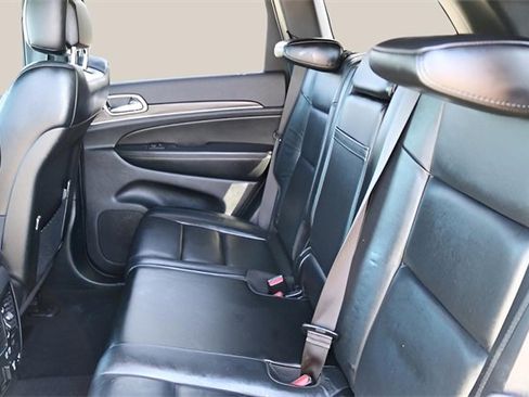 Used 2019 Jeep Grand Cherokee Limited image 15
