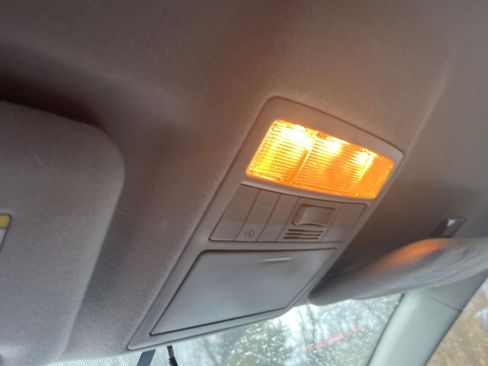 Used 2013 Toyota Venza LE image 15