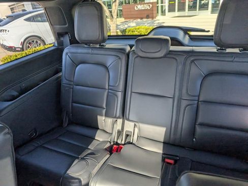 Used 2024 Lincoln Navigator Reserve image 12