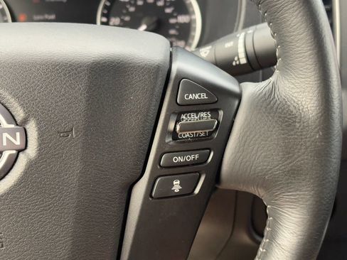 Certified 2024 Nissan Frontier SL w/ Technology Package RWD image 12