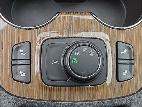 Used 2021 GMC Acadia SLE w/ Driver Convenience Package AWD/4WD image 19