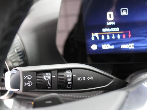 New 2025 Chevrolet Equinox LT w/ Convenience Package II image 32