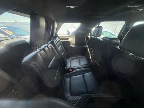 Used 2018 Ford Explorer XLT w/ Equipment Group 202A AWD/4WD image 19