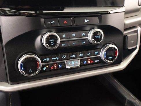Used 2024 Ford Expedition Max XLT image 8