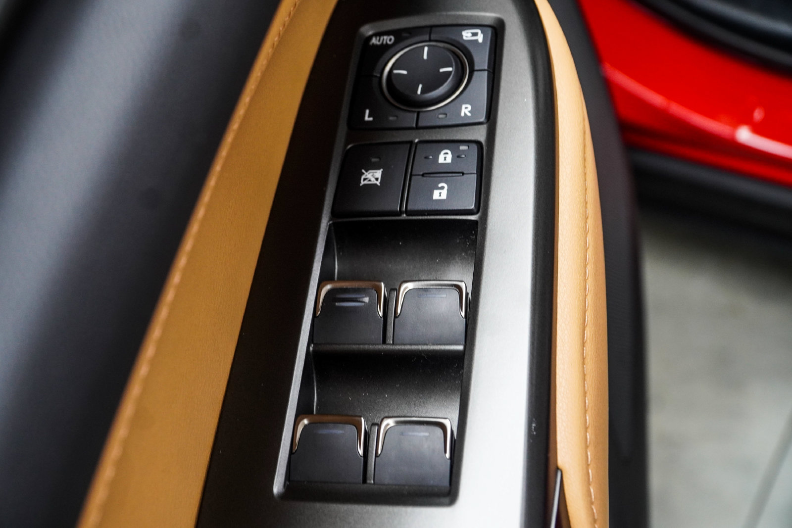 Used 2024 Lexus NX 250 FWD w/ Towing Package (2000 Lbs) image 31