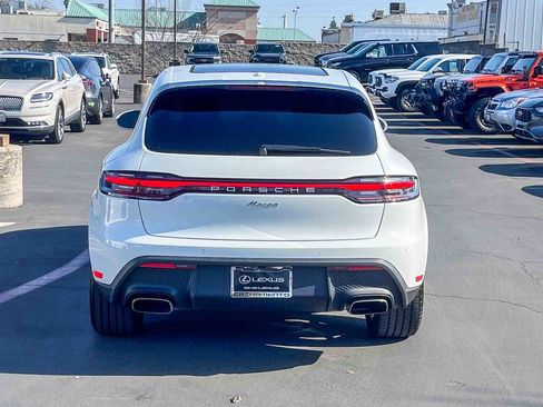 Used 2024 Porsche Macan image 3