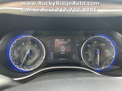 Used 2023 Chrysler Voyager LX image 11