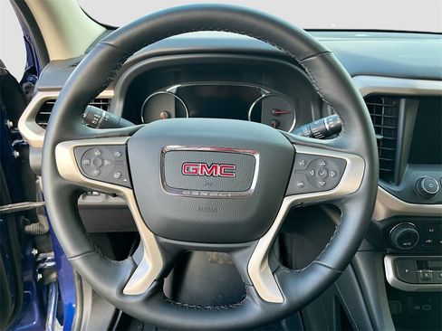 Used 2023 GMC Acadia Denali w/ Denali Technology Package image 11