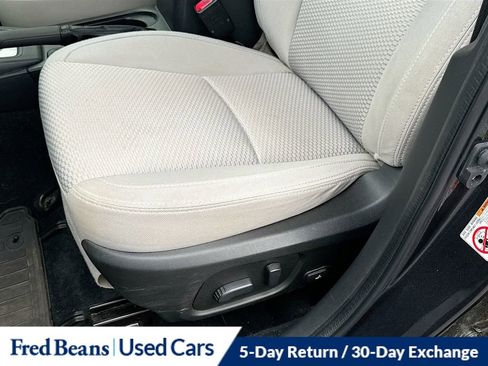 Used 2017 Subaru Forester 2.5i Premium image 19