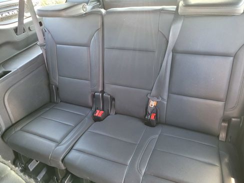 Used 2024 Chevrolet Suburban LT image 18