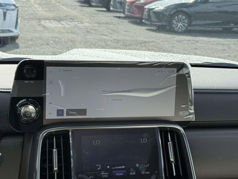 Used 2026 Lexus LX 700h Luxury w/ Accessory Package (Z1) image 10