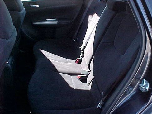 Used 2010 Subaru Impreza 2.5i Premium image 16