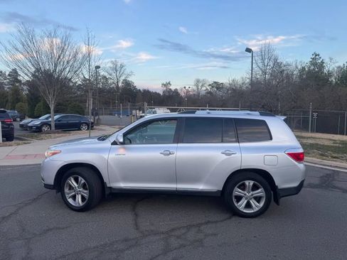 Used 2013 Toyota Highlander Limited image 20