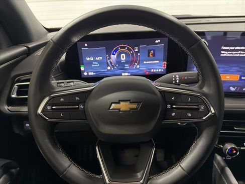 Used 2025 Chevrolet Traverse LT w/ Driver Confidence Package image 14