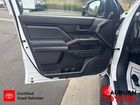 Certified 2025 Toyota 4Runner SR5 AWD/4WD image 9