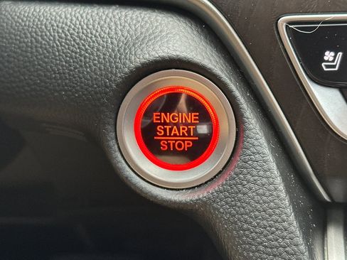 Used 2018 Honda Accord Touring image 34