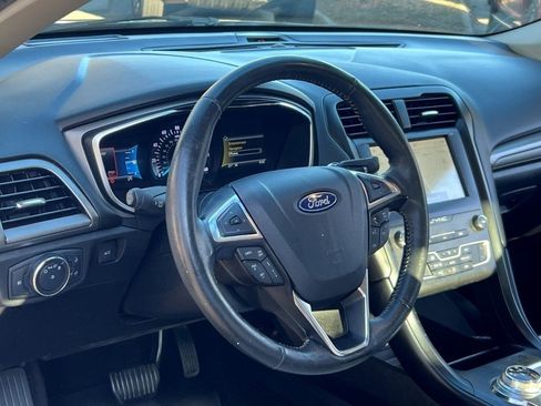 Used 2020 Ford Fusion SE w/ Equipment Group 151A image 15